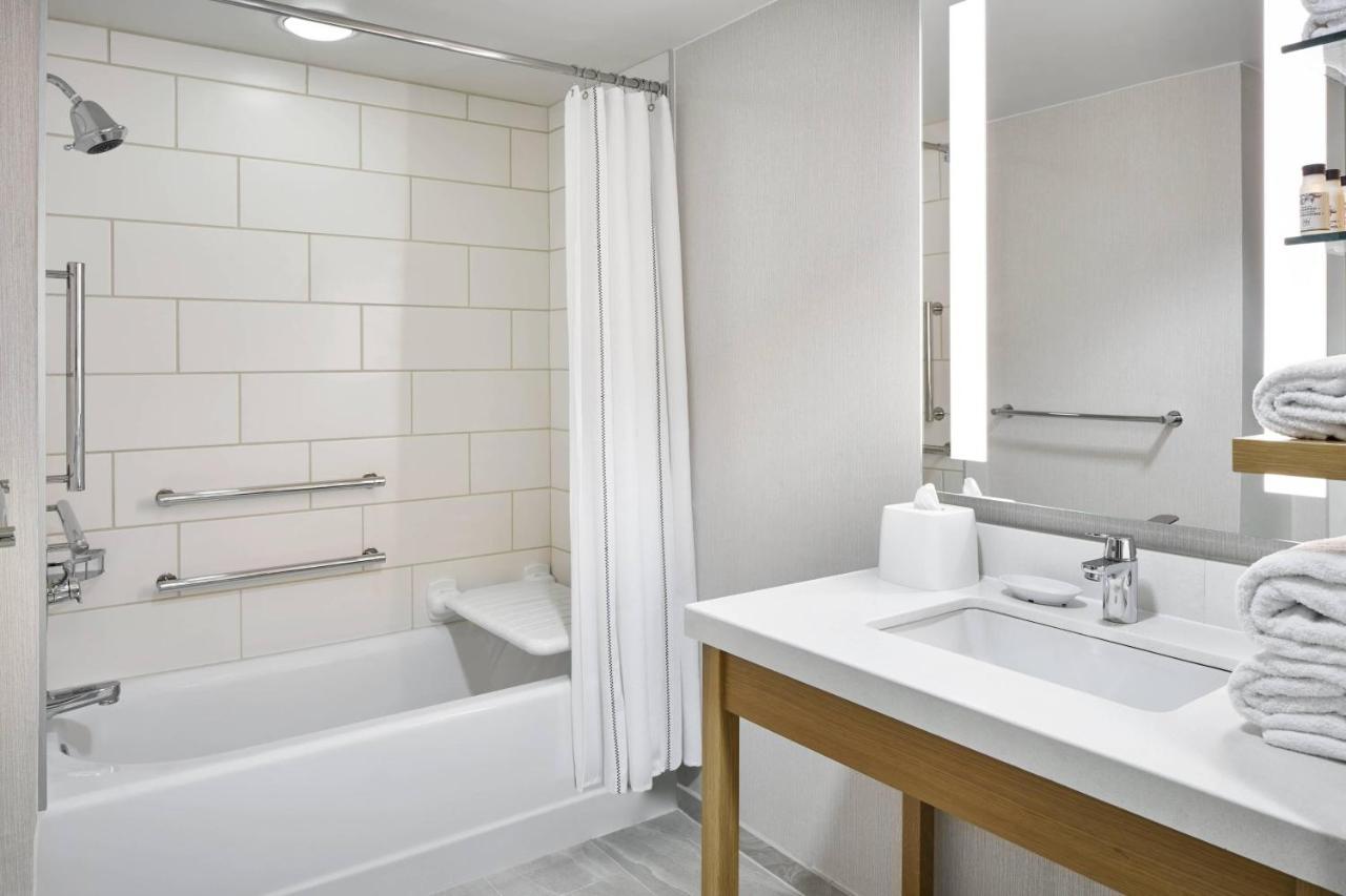 Delta Hotels By Marriott Norfolk Airport Esterno foto